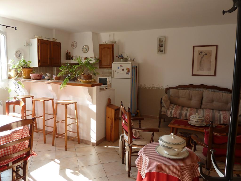 Appartement Les Tournesols à Saint-Andiol Chambre photo