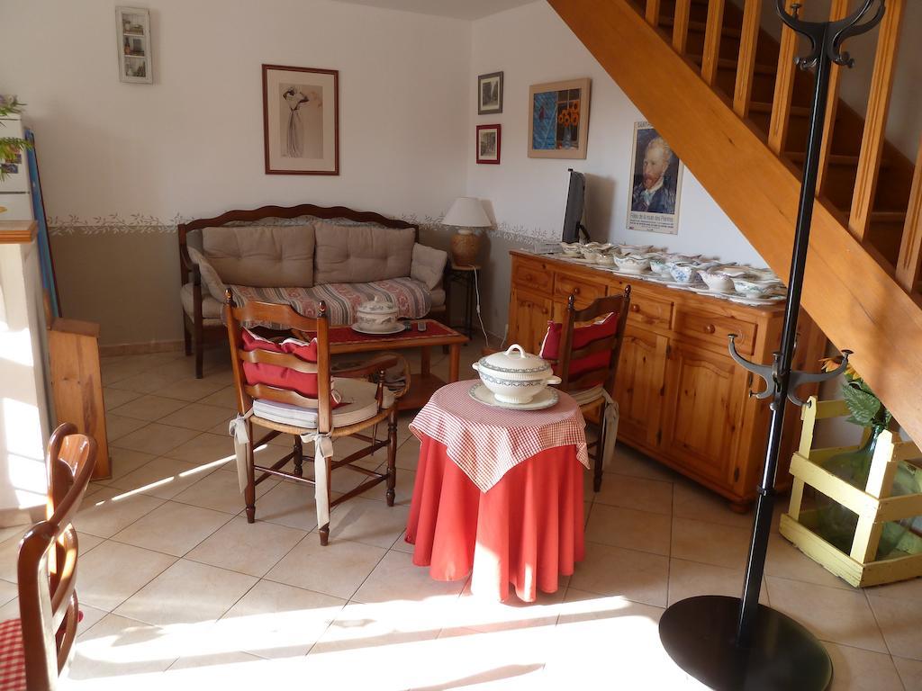 Appartement Les Tournesols à Saint-Andiol Chambre photo